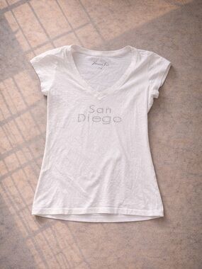 Y2K White V Neck Rhinestone Graphic Tee San Diego Basic Fitted Top